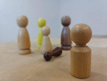 Spielfiguren eines Spielbretts